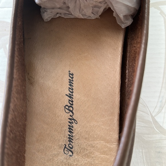 Tommy Bahama. Men’s shoes. Excellent condition. Size 9D. With original box. - Picture 4 of 10